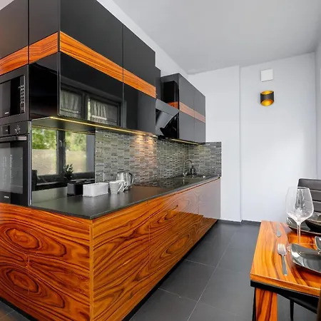 Stylish Korfantego Next To Spodek By Renters Apartament Katowice